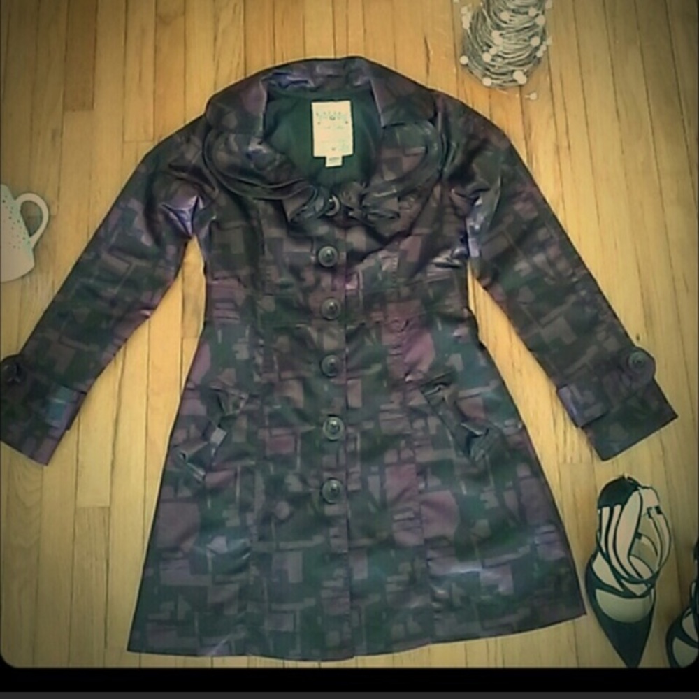 Nick & Mo macintosh style trench